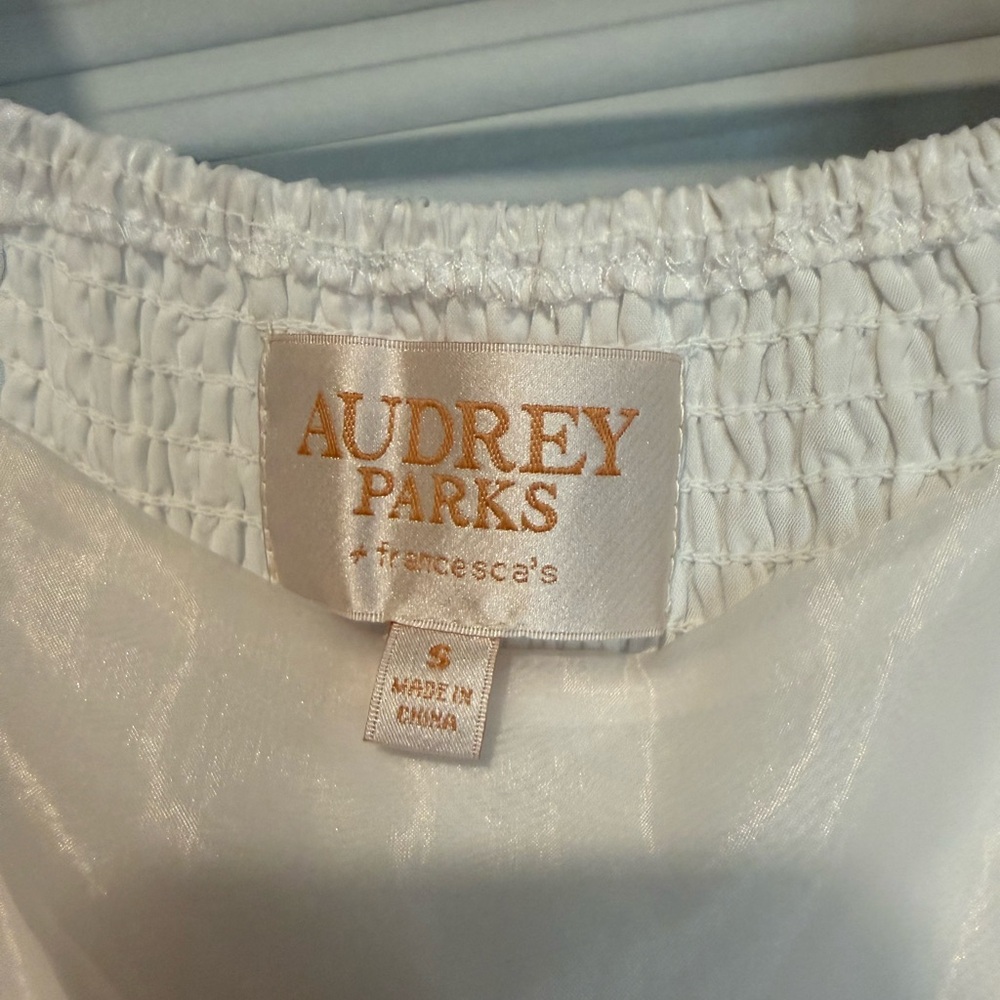 White Puff Sleeve Dresses - Picture 4 of 7
